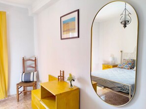 3 habitaciones, tabla de planchar con plancha y wifi gratis 