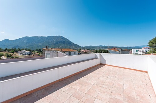 Room 'T-D' with Mountain View, Shared Pool and Terrace