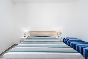 1 bedroom, WiFi, bed sheets - Room 'Camera 1D' with Shared Terrace (Loculi)