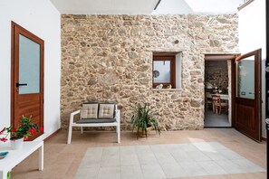 Interior - Room 'Camera 1D' with Shared Terrace (Loculi)