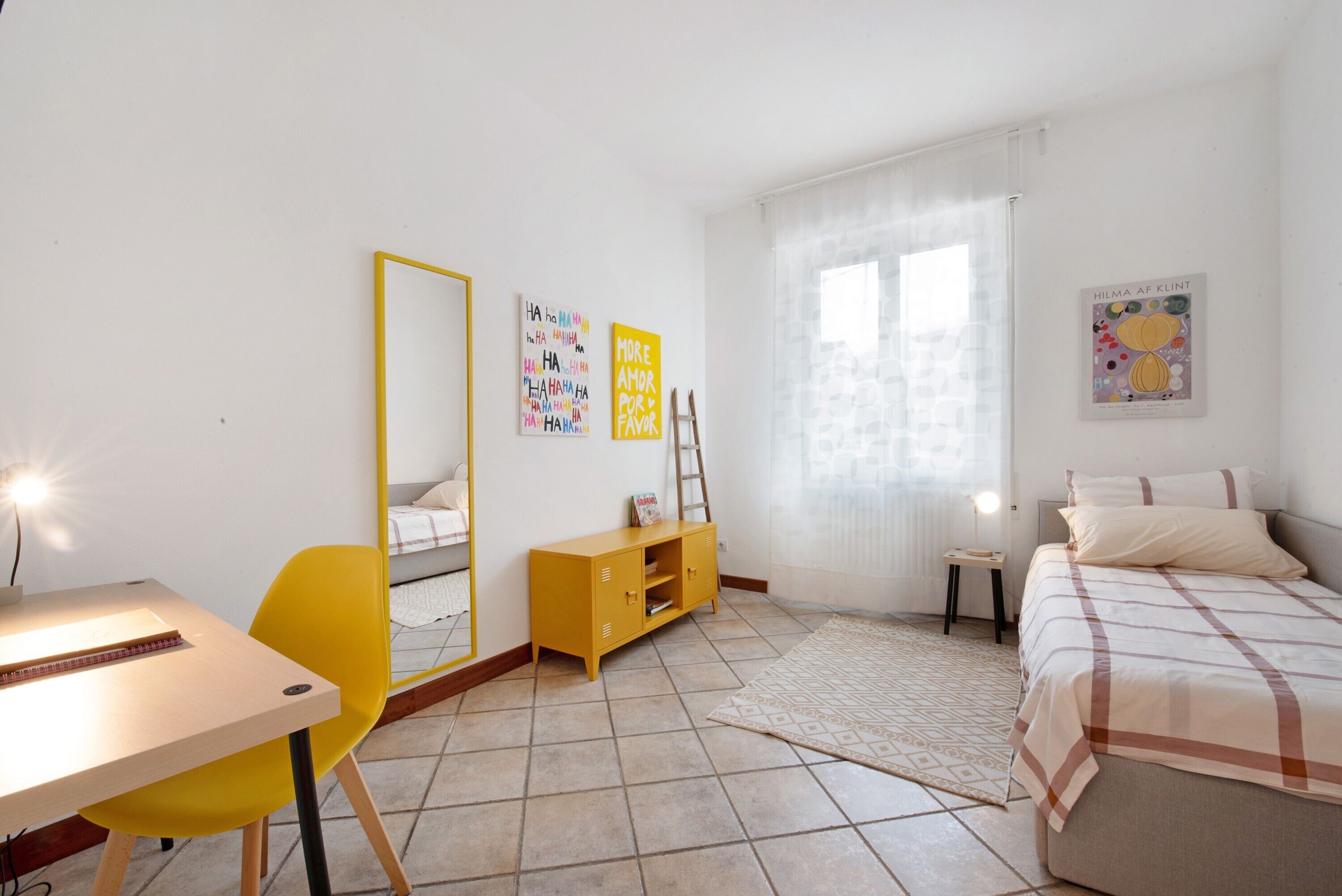 3 bedrooms, iron/ironing board, WiFi (free), bed sheets