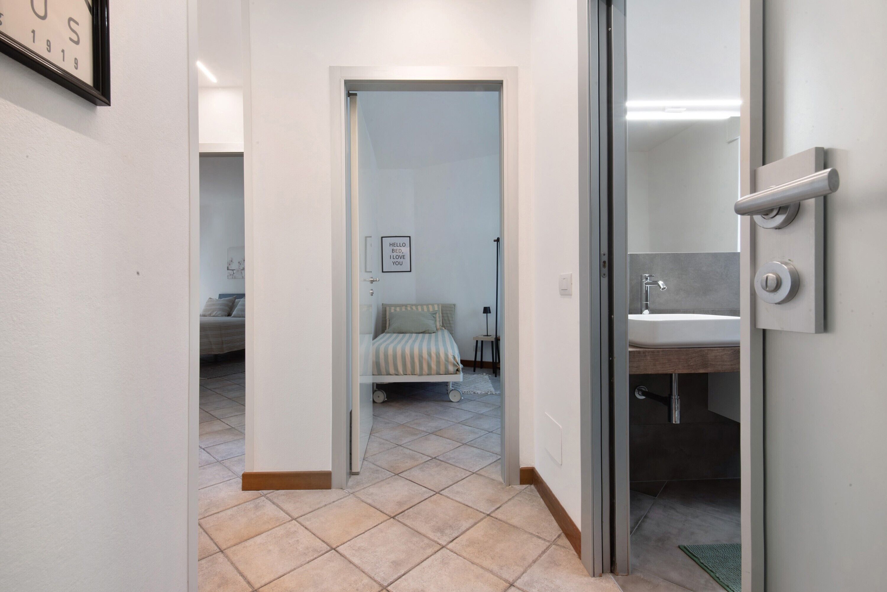 3 bedrooms, iron/ironing board, WiFi (free), bed sheets