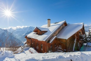 Exterior - Apartment 'Souveraine' with Mountain View, Balcony and Wi-Fi (Villard-Reculas)