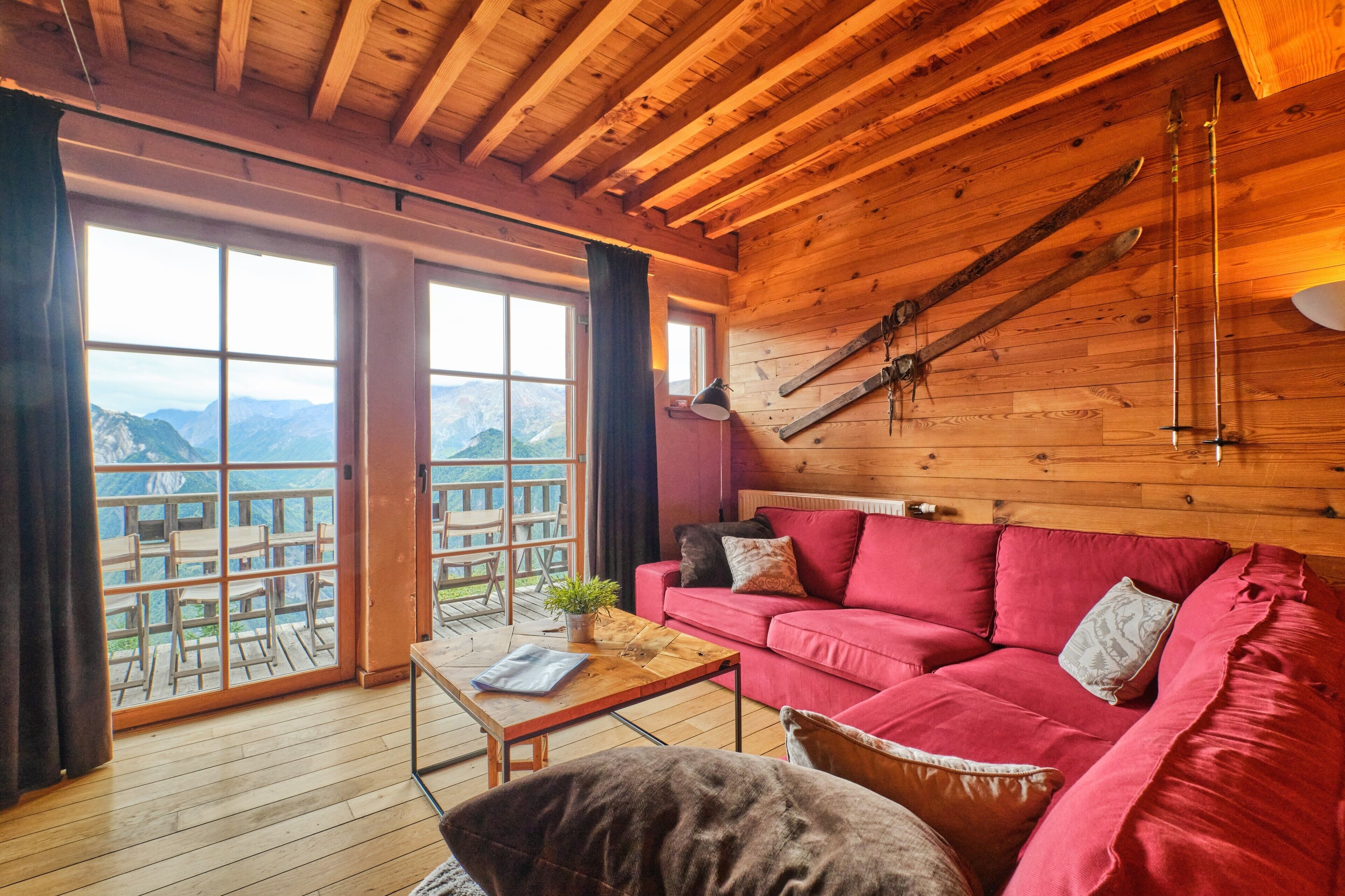 Fernseher, Kamin, DVD-Player, Stereoanlage