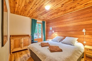 2 bedrooms, iron/ironing board, free WiFi, bed sheets - Apartment 'La Forêt' with Mountain View, Balcony and Wi-Fi (Villard-Reculas)