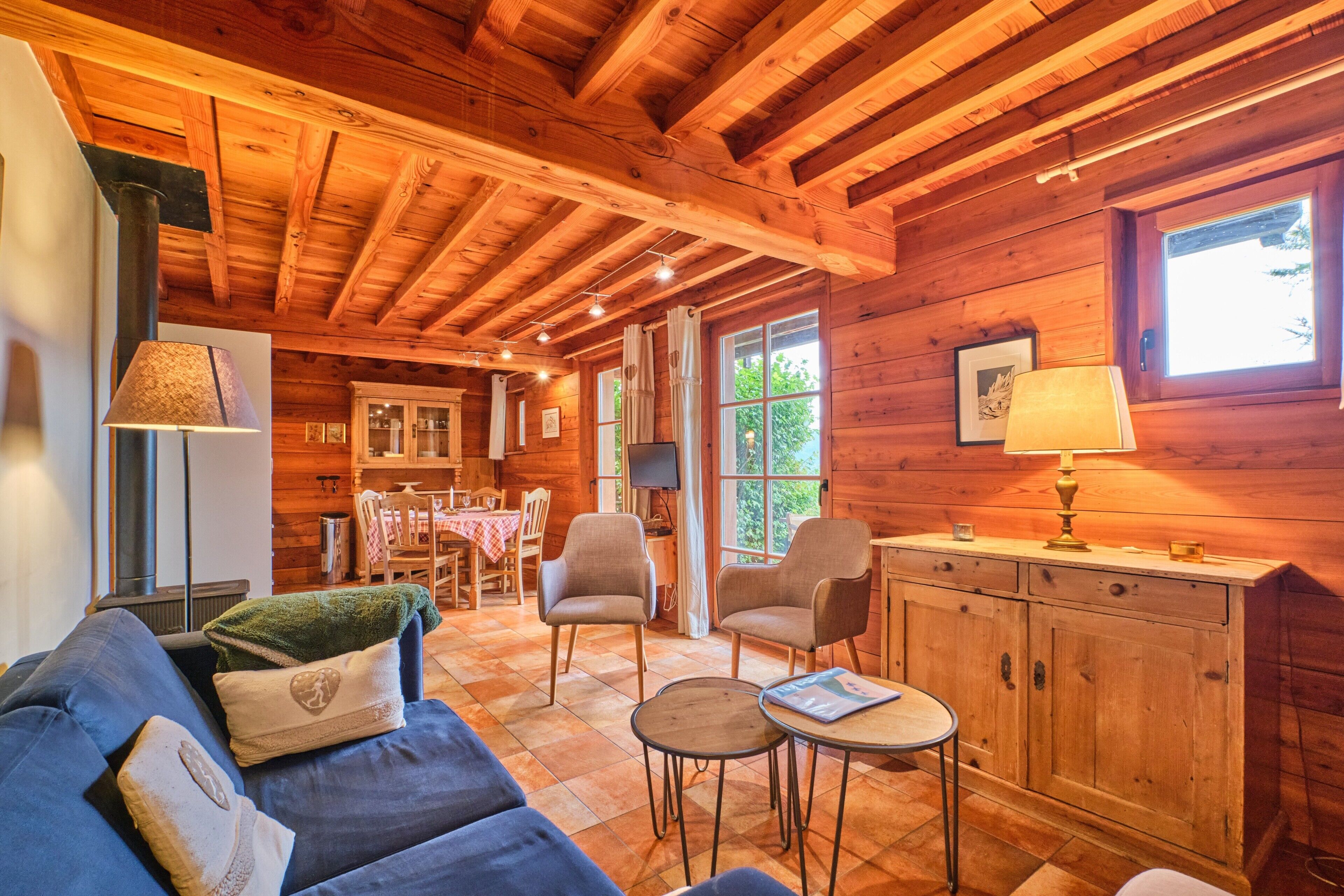 TV, fireplace, DVD player, stereo