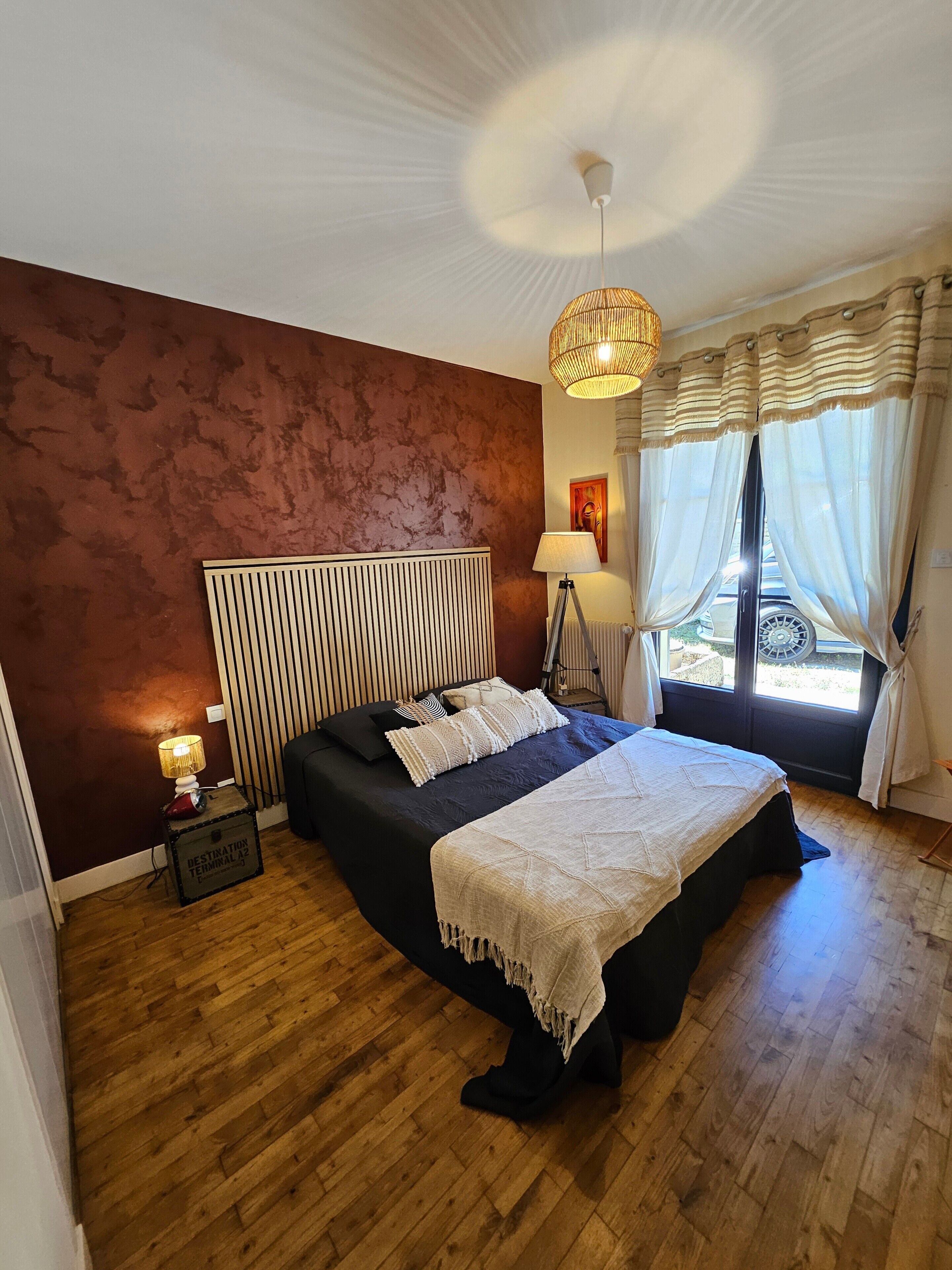 6 makuuhuonetta, silitysrauta/-lauta, ilmainen Wi-Fi