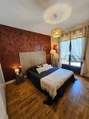 6 Schlafzimmer, Bügeleisen/Bügelbrett, kostenloses WLAN