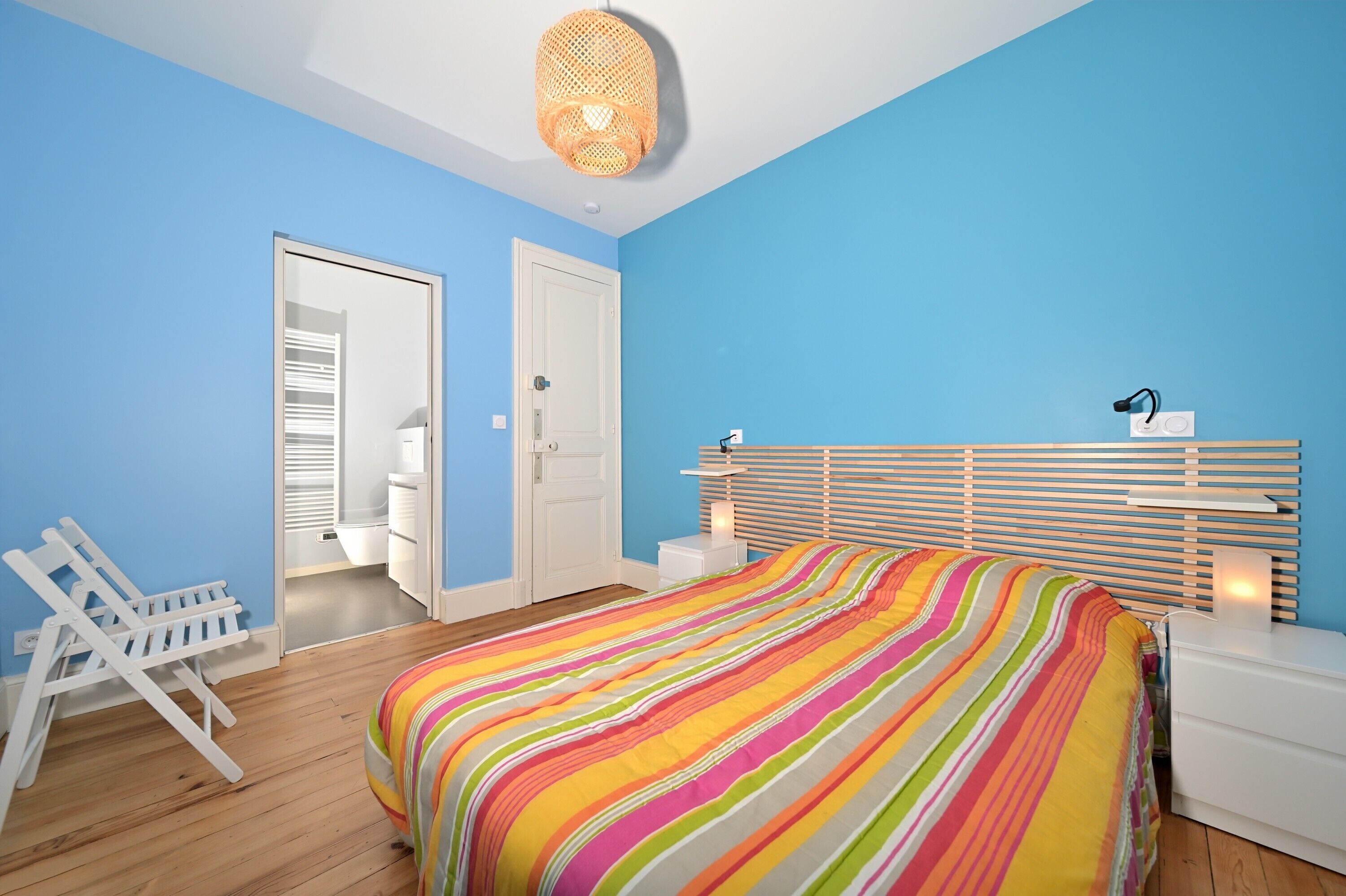 2 slaapkamers, een strijkplank/strijkijzer, gratis wifi, beddengoed