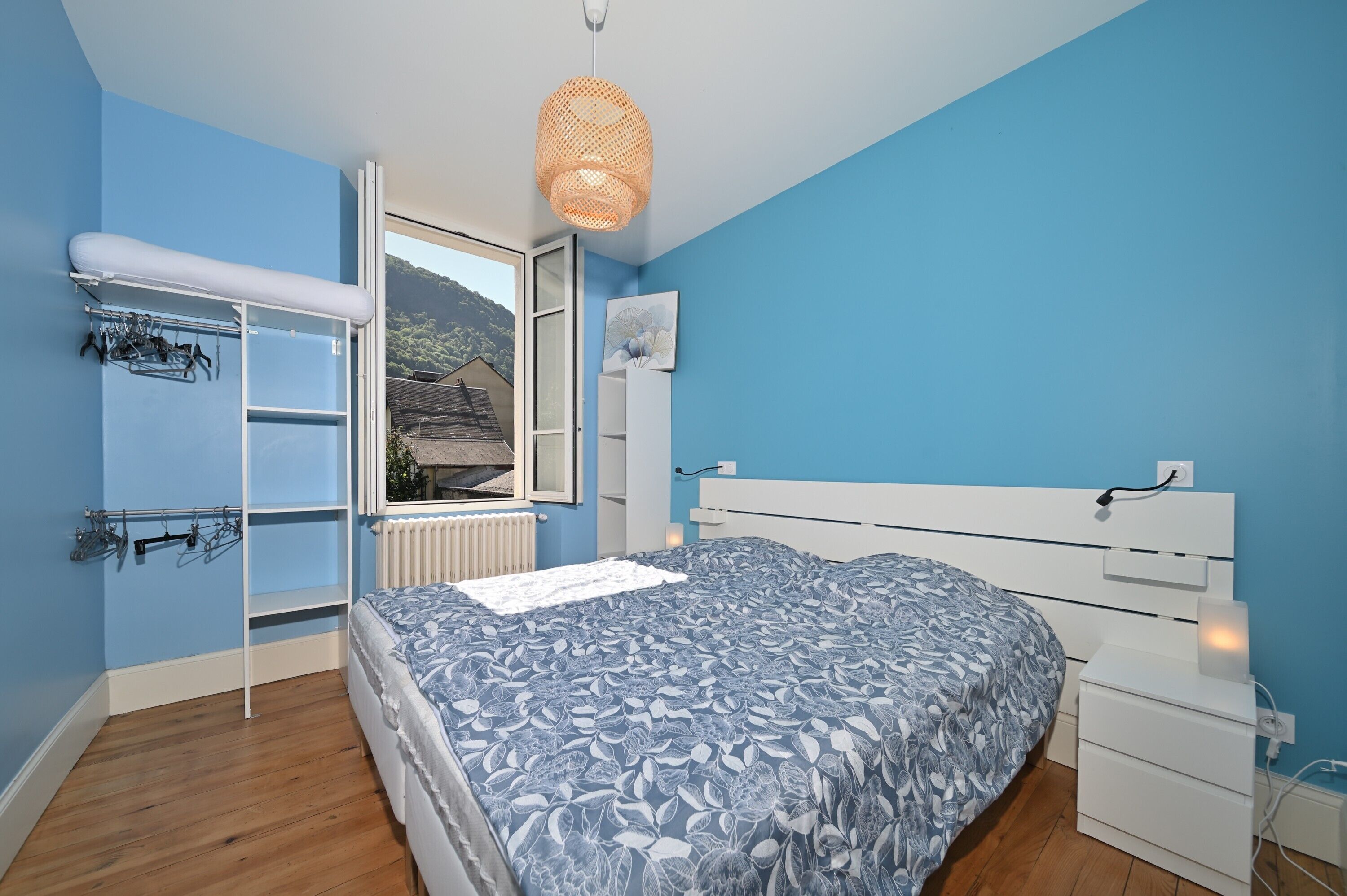 2 quartos, ferros/tábuas de passar roupa, Wi-Fi de cortesia