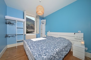2 habitaciones, tabla de planchar con plancha y wifi gratis