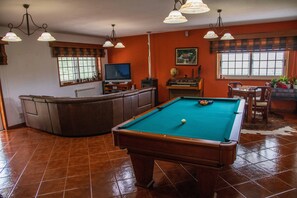 Game room - Holiday Home 'Recanto Transmontano' with Mountain View, Wi-Fi and Air Conditioning (Macedo de Cavaleiros)