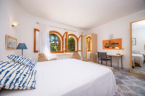5 bedrooms, iron/ironing board, free WiFi, bed sheets