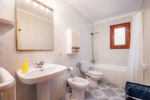 Dutxa, assecador de cabells i tovalloles 