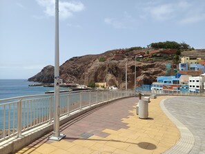 Property grounds - Vacation Apartment 'Ap Jarea Playa Sardina' with Shared Pool, Balcony and Wi-Fi (Playa de Sardina)