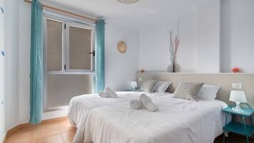 2 slaapkamers, een strijkplank/strijkijzer, gratis wifi, beddengoed