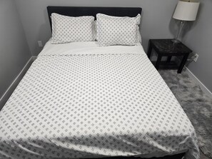 1 bedroom, desk, iron/ironing board, WiFi