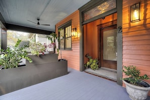 Exterior detail - Charming Historic One-Bedroom in Atlanta's Inman Park-Perfect for Professionals
 (Atlanta)