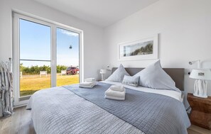 2 makuuhuonetta, silitysrauta/-lauta, vauvan matkasänky, ilmainen Wi-Fi