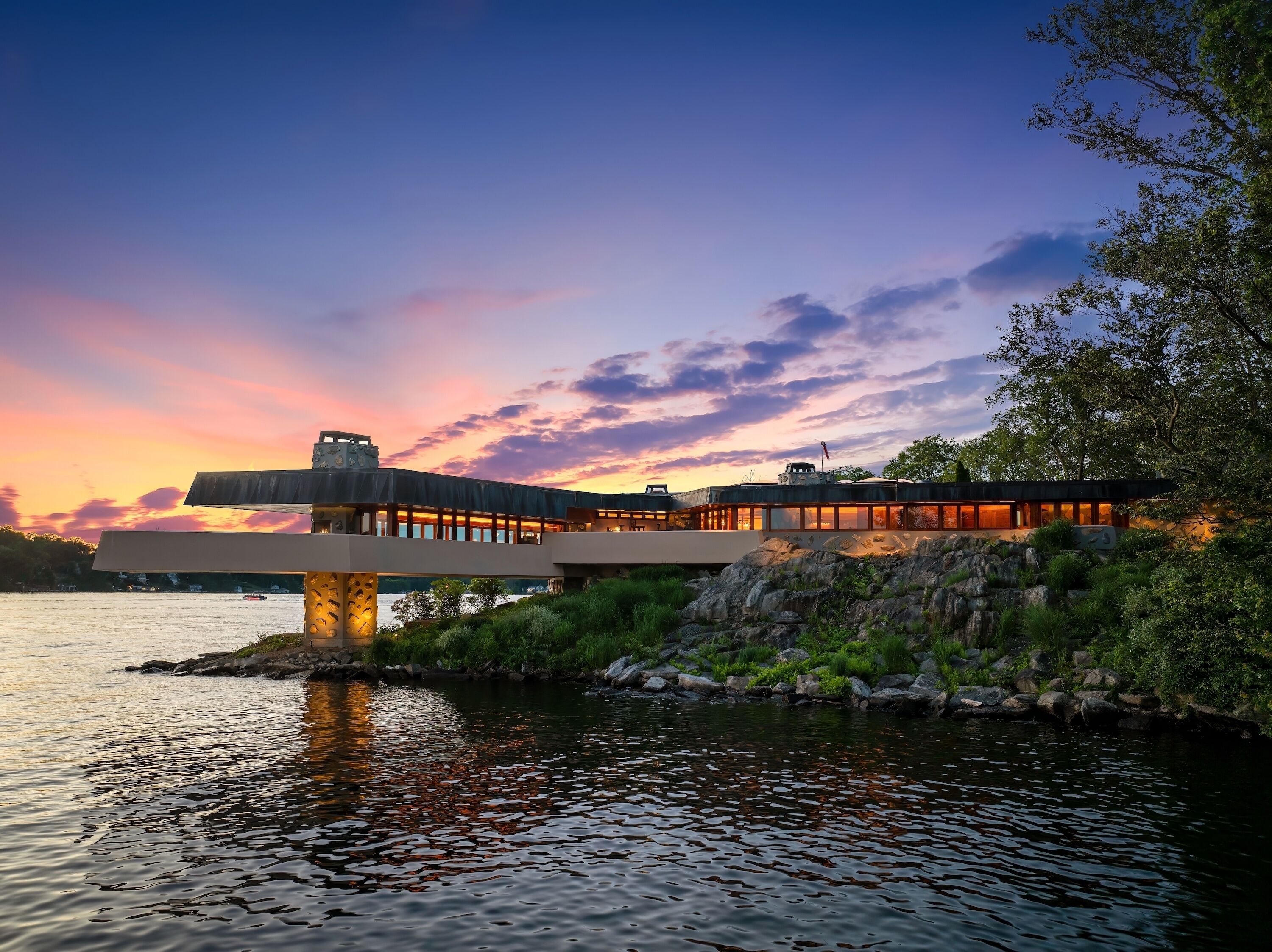 Private New York Island with Lake Access 