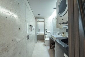 Basic Condo | Bathroom | Hair dryer, bidet, towels, soap