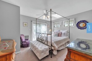 4 bedrooms, desk, iron/ironing board, free WiFi