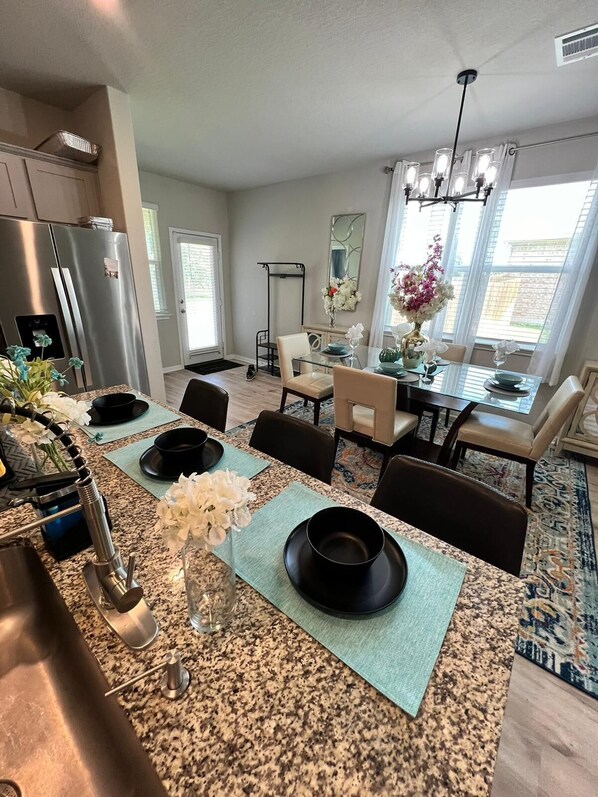 Dining - Family Friendly Home (Georgetown)