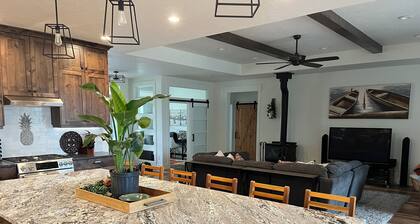 Charming 3-bedroom house with WiFi in Nampa.