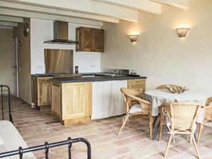 Réfrigérateur, four, lave-vaisselle