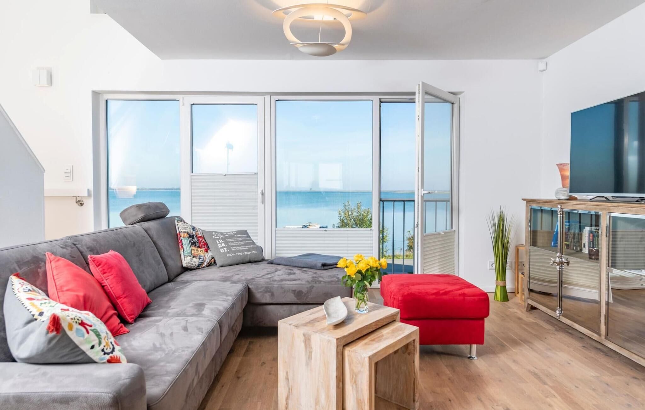 TV, fireplace, stereo