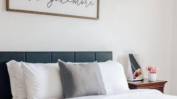 3 bedrooms, in-room safe, desk, iron/ironing board