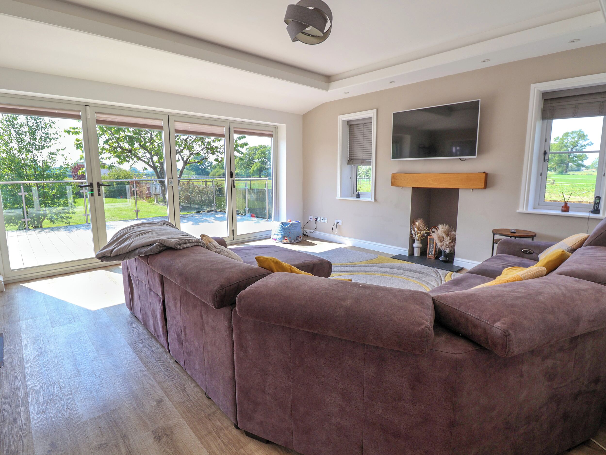Dolly's House, Family Friendly, With A Garden In Sandbach - Cheshire