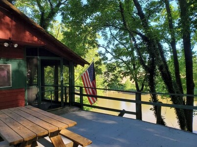 On The Rocks! Little River cabin sitting high on the banks of the White River 
