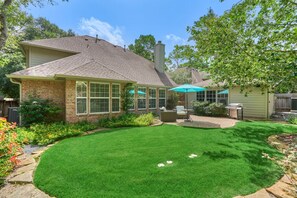 Property grounds - New! 4BR/Easy Access to all Woodlands amenities (Spring)