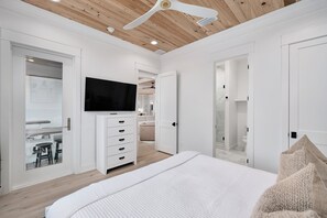 11 bedrooms, WiFi, bed sheets, wheelchair access - New Luxury 30A Retreat! - 11BR/13BA -Private Pool, Rooftop Lounge, Golf Cart Inc (Santa Rosa Beach)