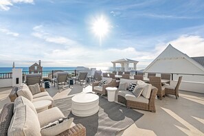 Outdoor dining - New Luxury 30A Retreat! - 11BR/13BA -Private Pool, Rooftop Lounge, Golf Cart Inc (Santa Rosa Beach)