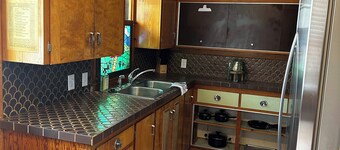 Mid-Century Modern 4BR WIF SmrtTV, Coffee Patio