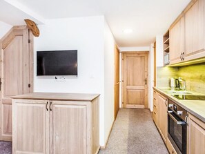 Fridge, microwave, cookware/dishes/utensils