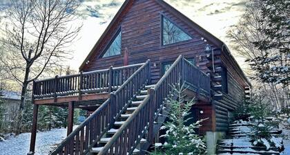 Relaxing 3-bedroom family friendly cabin on Willow Lake with WiFi, AC, Washer&D