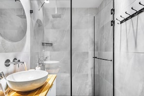 Bathroom shower - Tiberias Blue Panorama by Sea N' Rent (Tiberias)