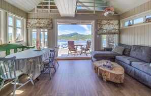 Smart TV - 1 bedroom lovely home in Jelsa (Jelsa)