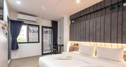 Baan Kun Mhor Hostel