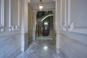 Unclassified image, 5 of 26, button