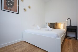 2 bedrooms, travel cot, free WiFi