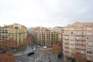 Unclassified image, 3 of 26, button