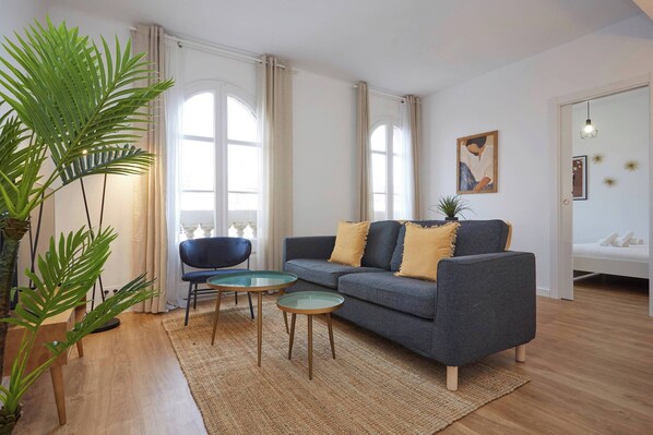 Unclassified image, 1 of 26, button