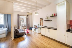 Unclassified image, 3 of 20, button