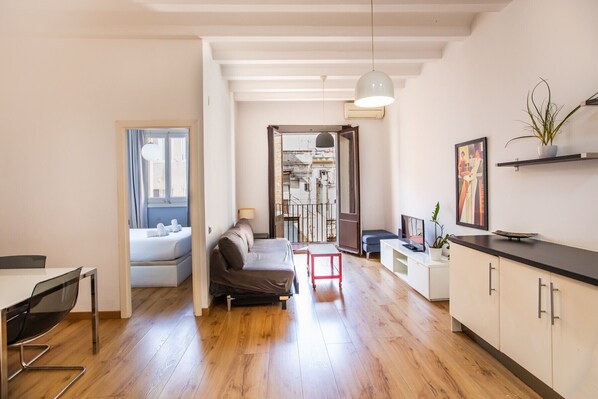 2 bedrooms, iron/ironing board, free WiFi