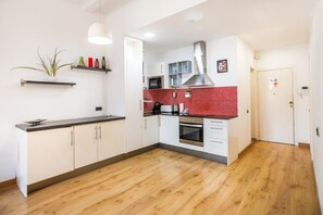 Fridge, microwave, oven, coffee/tea maker