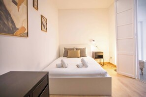 Unclassified image, 5 of 22, button